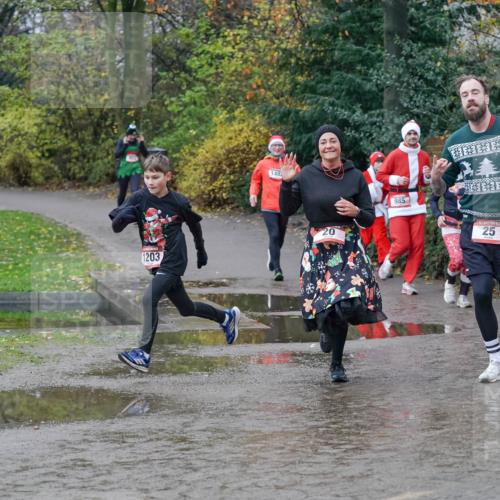 07.12.2025 - St. Pauli X-Mass-Run No. 15 Michael Burmester http://msf.ph/oto/9402259 07.12.2025 10:41:43 Laufen 1203, 148, 20, 985, 25 meine-sportfotos.de