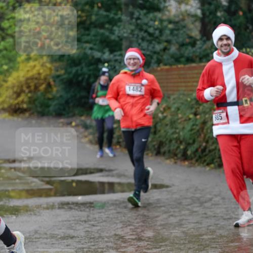 07.12.2025 - St. Pauli X-Mass-Run No. 15 Michael Burmester http://msf.ph/oto/9402276 07.12.2025 10:41:48 Laufen 15, 35, 1482, 985 meine-sportfotos.de