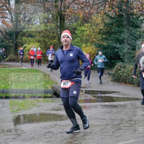 07.12.2025 - St. Pauli X-Mass-Run No. 15 Michael Burmester http://msf.ph/oto/9402345 07.12.2025 10:42:12 Laufen 907, 376 meine-sportfotos.de