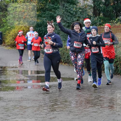 07.12.2025 - St. Pauli X-Mass-Run No. 15 Michael Burmester http://msf.ph/oto/9402364 07.12.2025 10:42:20 Laufen 1411, 1212, 764, 1065, 1783, 1068 meine-sportfotos.de