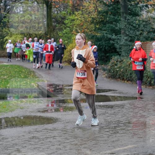07.12.2025 - St. Pauli X-Mass-Run No. 15 Michael Burmester http://msf.ph/oto/9402379 07.12.2025 10:42:23 Laufen 1139, 1411, 1212 meine-sportfotos.de