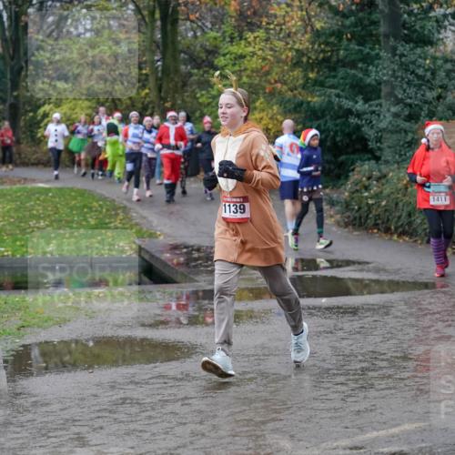 07.12.2025 - St. Pauli X-Mass-Run No. 15 Michael Burmester http://msf.ph/oto/9402380 07.12.2025 10:42:23 Laufen 1139, 1411, 1212 meine-sportfotos.de