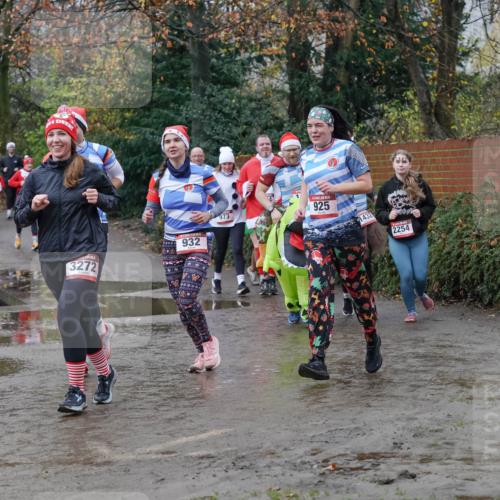 07.12.2025 - St. Pauli X-Mass-Run No. 15 Michael Burmester http://msf.ph/oto/9402410 07.12.2025 10:42:34 Laufen 3272, 932, 973, 925, 1432, 2254 meine-sportfotos.de