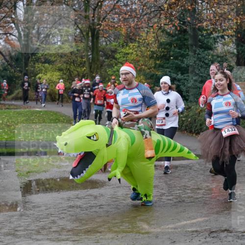 07.12.2025 - St. Pauli X-Mass-Run No. 15 Michael Burmester http://msf.ph/oto/9402421 07.12.2025 10:42:36 Laufen 973, 1432, 10, 2254 meine-sportfotos.de