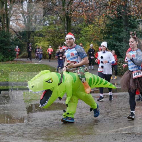 07.12.2025 - St. Pauli X-Mass-Run No. 15 Michael Burmester http://msf.ph/oto/9402423 07.12.2025 10:42:36 Laufen 973, 1432, 2254 meine-sportfotos.de