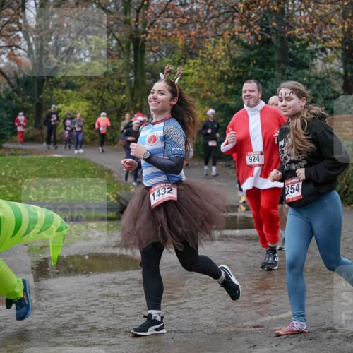 07.12.2025 - St. Pauli X-Mass-Run No. 15 Michael Burmester http://msf.ph/oto/9402426 07.12.2025 10:42:37 Laufen 1432, 924, 254, 1092 meine-sportfotos.de