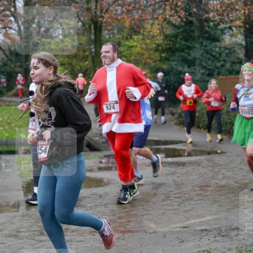 07.12.2025 - St. Pauli X-Mass-Run No. 15 Michael Burmester http://msf.ph/oto/9402429 07.12.2025 10:42:38 Laufen 5, 54, 924, 1092 meine-sportfotos.de