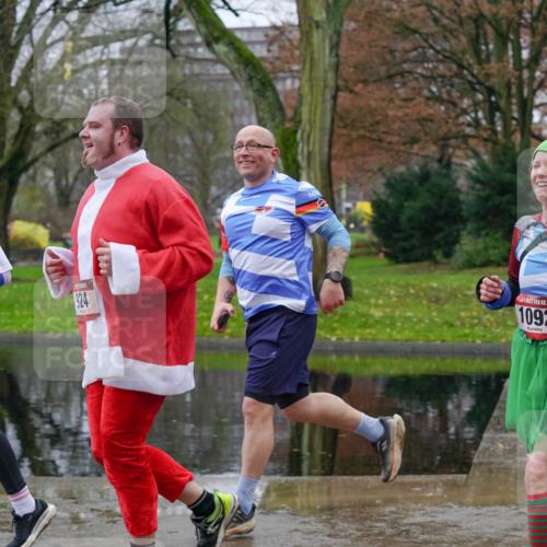 07.12.2025 - St. Pauli X-Mass-Run No. 15 Michael Burmester http://msf.ph/oto/9402437 07.12.2025 10:42:39 Laufen 924, 1092 meine-sportfotos.de