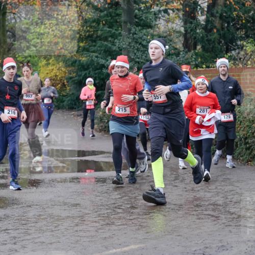 07.12.2025 - St. Pauli X-Mass-Run No. 15 Michael Burmester http://msf.ph/oto/9402452 07.12.2025 10:42:43 Laufen 216, 997, 215, 1102, 557, 281, 128 meine-sportfotos.de
