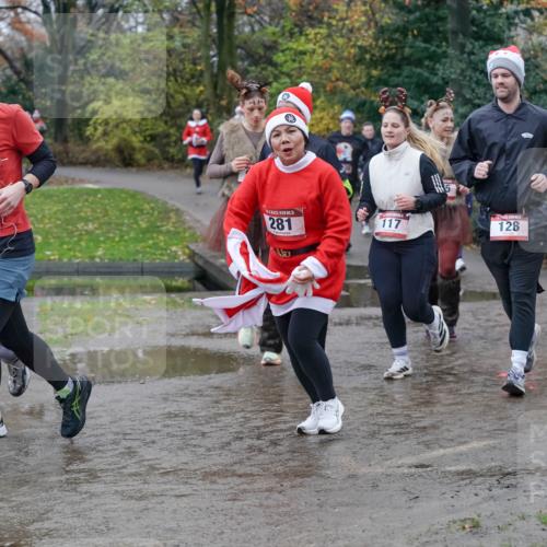 07.12.2025 - St. Pauli X-Mass-Run No. 15 Michael Burmester http://msf.ph/oto/9402463 07.12.2025 10:42:46 Laufen 222, 215, 15, 281, 117, 128, 151, 160 meine-sportfotos.de