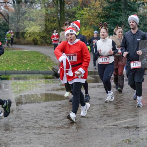 07.12.2025 - St. Pauli X-Mass-Run No. 15 Michael Burmester http://msf.ph/oto/9402464 07.12.2025 10:42:46 Laufen 215, 15, 281, 117, 151, 160, 128 meine-sportfotos.de