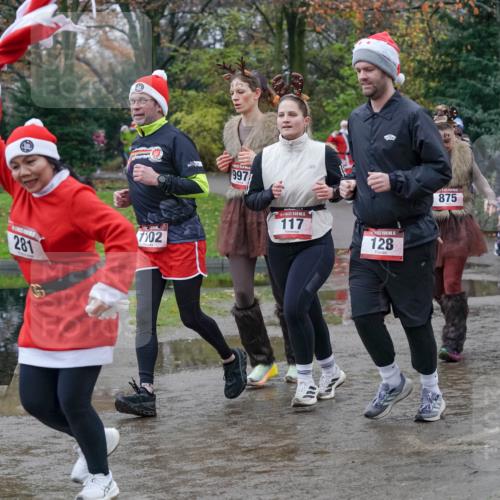 07.12.2025 - St. Pauli X-Mass-Run No. 15 Michael Burmester http://msf.ph/oto/9402468 07.12.2025 10:42:47 Laufen 281, 7102, 997, 117, 15, 128, 875, 151, 160 meine-sportfotos.de