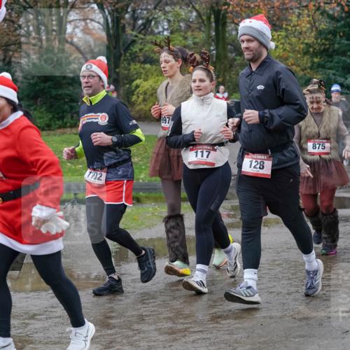 07.12.2025 - St. Pauli X-Mass-Run No. 15 Michael Burmester http://msf.ph/oto/9402469 07.12.2025 10:42:47 Laufen 281, 7702, 117, 5, 128, 875, 151, 160 meine-sportfotos.de