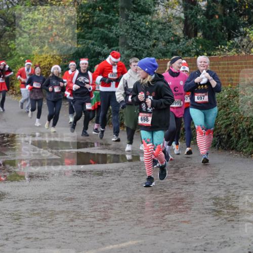 07.12.2025 - St. Pauli X-Mass-Run No. 15 Michael Burmester http://msf.ph/oto/9402537 07.12.2025 10:43:06 Laufen 1866, 18, 1854, 698, 97, 697, 999 meine-sportfotos.de