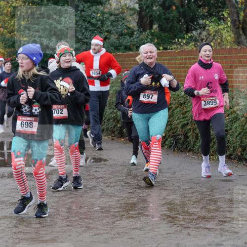 07.12.2025 - St. Pauli X-Mass-Run No. 15 Michael Burmester http://msf.ph/oto/9402541 07.12.2025 10:43:07 Laufen 698, 702, 1854, 697, 3999 meine-sportfotos.de