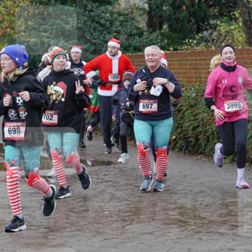 07.12.2025 - St. Pauli X-Mass-Run No. 15 Michael Burmester http://msf.ph/oto/9402543 07.12.2025 10:43:07 Laufen 698, 0, 5, 702, 1854, 697, 3999 meine-sportfotos.de