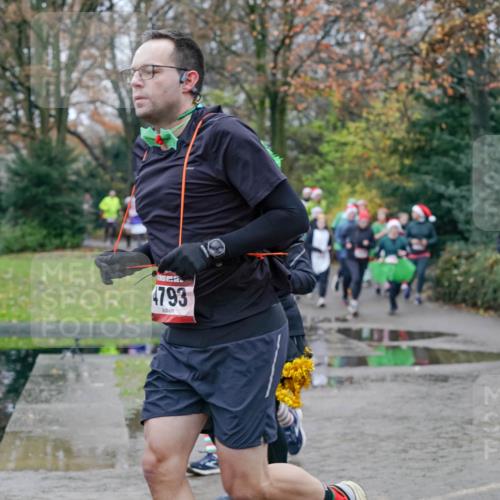 07.12.2025 - St. Pauli X-Mass-Run No. 15 Michael Burmester http://msf.ph/oto/9402606 07.12.2025 10:43:21 Laufen 4793 meine-sportfotos.de