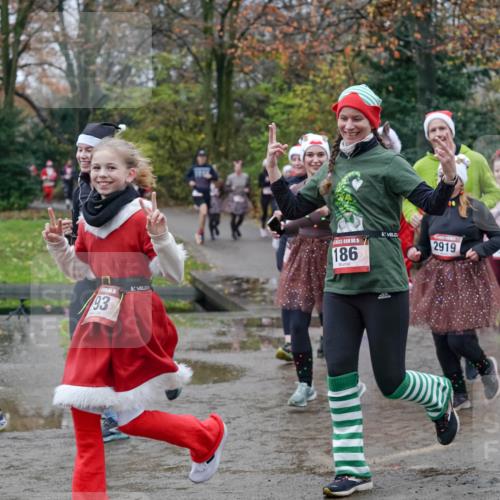 07.12.2025 - St. Pauli X-Mass-Run No. 15 Michael Burmester http://msf.ph/oto/9402638 07.12.2025 10:43:33 Laufen 542, 15, 93, 15, 186, 2919, 336, 403 meine-sportfotos.de