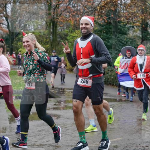 07.12.2025 - St. Pauli X-Mass-Run No. 15 Michael Burmester http://msf.ph/oto/9402650 07.12.2025 10:43:35 Laufen 15, 403, 336, 293, 15, 286, 1615, 740 meine-sportfotos.de