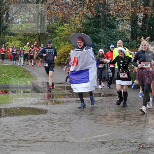 07.12.2025 - St. Pauli X-Mass-Run No. 15 Michael Burmester http://msf.ph/oto/9402658 07.12.2025 10:43:37 Laufen 1045, 1048, 332, 740 meine-sportfotos.de