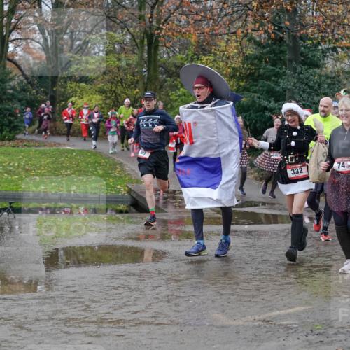 07.12.2025 - St. Pauli X-Mass-Run No. 15 Michael Burmester http://msf.ph/oto/9402663 07.12.2025 10:43:38 Laufen 89, 462, 332, 74 meine-sportfotos.de