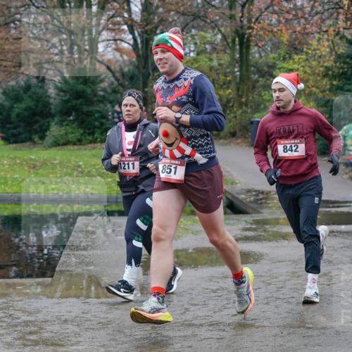 07.12.2025 - St. Pauli X-Mass-Run No. 15 Michael Burmester http://msf.ph/oto/9402730 07.12.2025 10:43:53 Laufen 1211, 851, 842, 489 meine-sportfotos.de