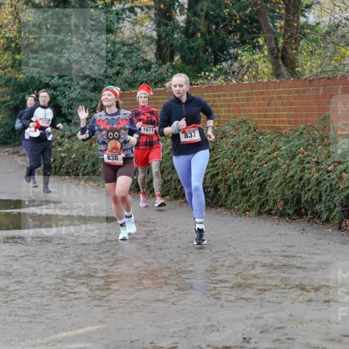 07.12.2025 - St. Pauli X-Mass-Run No. 15 Michael Burmester http://msf.ph/oto/9402747 07.12.2025 10:44:05 Laufen 1558, 00, 838, 1611, 837 meine-sportfotos.de