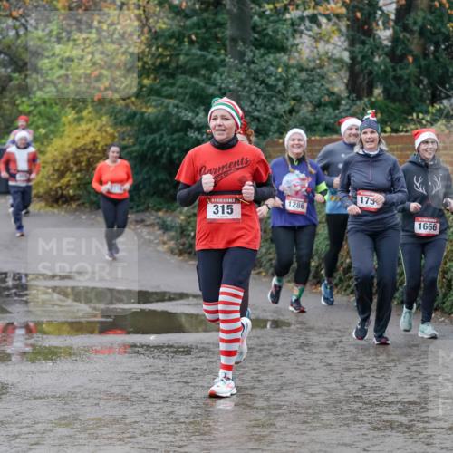 07.12.2025 - St. Pauli X-Mass-Run No. 15 Michael Burmester http://msf.ph/oto/9402776 07.12.2025 10:44:13 Laufen 15, 315, 1286, 175, 1666 meine-sportfotos.de