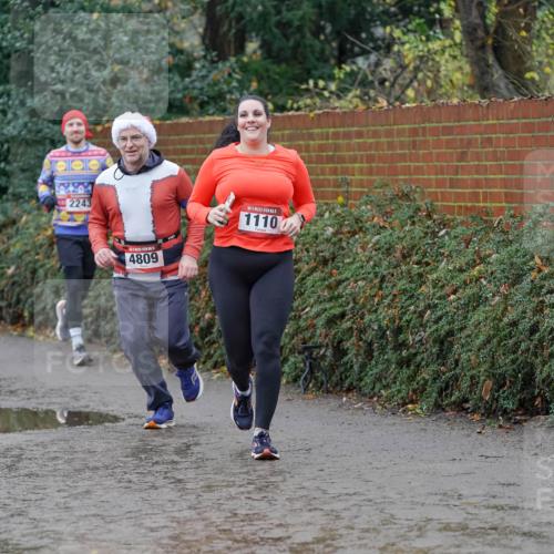 07.12.2025 - St. Pauli X-Mass-Run No. 15 Michael Burmester http://msf.ph/oto/9402801 07.12.2025 10:44:19 Laufen 2249, 2243, 854, 4809, 1110 meine-sportfotos.de