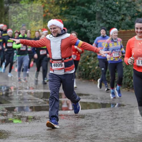 07.12.2025 - St. Pauli X-Mass-Run No. 15 Michael Burmester http://msf.ph/oto/9402808 07.12.2025 10:44:20 Laufen 86, 4809, 15, 1110 meine-sportfotos.de