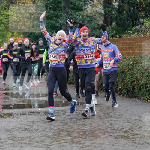 07.12.2025 - St. Pauli X-Mass-Run No. 15 Michael Burmester http://msf.ph/oto/9402816 07.12.2025 10:44:23 Laufen 2243, 4566, 4576, 224570, 854 meine-sportfotos.de