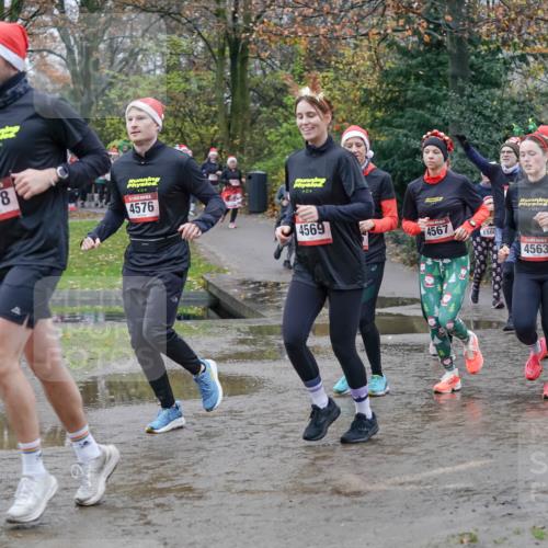 07.12.2025 - St. Pauli X-Mass-Run No. 15 Michael Burmester http://msf.ph/oto/9402845 07.12.2025 10:44:29 Laufen 40, 4578, 4576, 0, 4569, 4567, 1560, 4563, 4573 meine-sportfotos.de