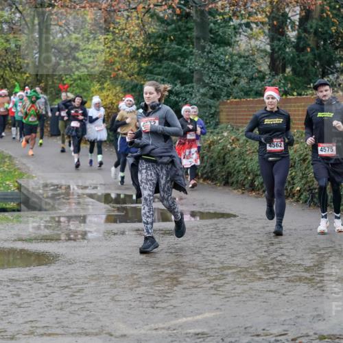 07.12.2025 - St. Pauli X-Mass-Run No. 15 Michael Burmester http://msf.ph/oto/9402867 07.12.2025 10:44:34 Laufen 4562, 4575 meine-sportfotos.de