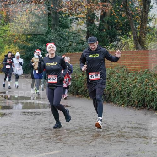 07.12.2025 - St. Pauli X-Mass-Run No. 15 Michael Burmester http://msf.ph/oto/9402870 07.12.2025 10:44:36 Laufen 0, 4562, 4575 meine-sportfotos.de