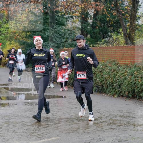 07.12.2025 - St. Pauli X-Mass-Run No. 15 Michael Burmester http://msf.ph/oto/9402872 07.12.2025 10:44:36 Laufen 0, 4562, 784, 0, 156, 4575 meine-sportfotos.de