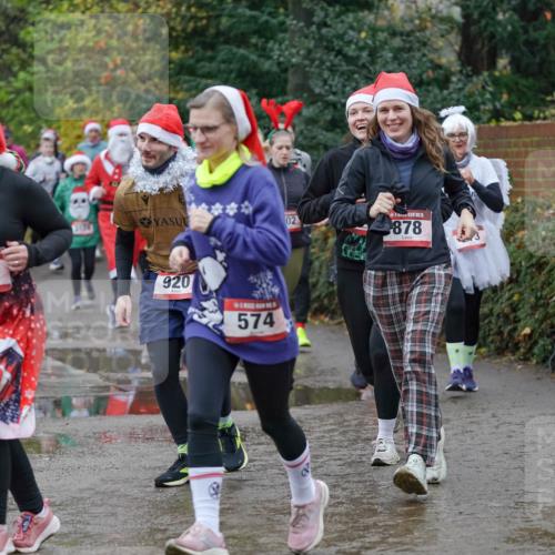 07.12.2025 - St. Pauli X-Mass-Run No. 15 Michael Burmester http://msf.ph/oto/9402888 07.12.2025 10:44:40 Laufen 02, 784, 920, 574, 15, 878, 3, 1850 meine-sportfotos.de