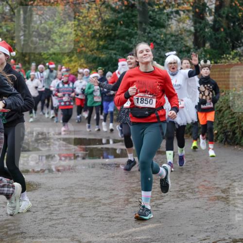 07.12.2025 - St. Pauli X-Mass-Run No. 15 Michael Burmester http://msf.ph/oto/9402891 07.12.2025 10:44:42 Laufen 5, 878, 1850, 108 meine-sportfotos.de