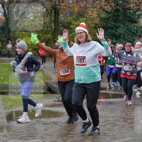 07.12.2025 - St. Pauli X-Mass-Run No. 15 Michael Burmester http://msf.ph/oto/9402922 07.12.2025 10:44:47 Laufen 5, 1556, 15, 1287, 3136, 1309, 3124, 1626 meine-sportfotos.de