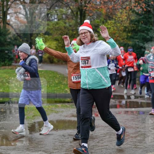 07.12.2025 - St. Pauli X-Mass-Run No. 15 Michael Burmester http://msf.ph/oto/9402924 07.12.2025 10:44:48 Laufen 15, 1287, 64, 1556, 3136, 3124 meine-sportfotos.de