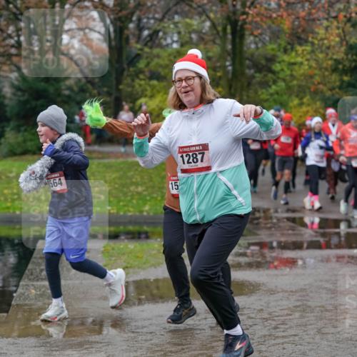 07.12.2025 - St. Pauli X-Mass-Run No. 15 Michael Burmester http://msf.ph/oto/9402926 07.12.2025 10:44:48 Laufen 564, 15, 15, 1287, 3136 meine-sportfotos.de