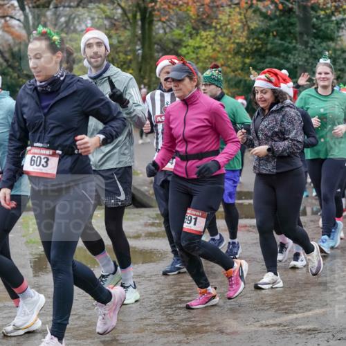 07.12.2025 - St. Pauli X-Mass-Run No. 15 Michael Burmester http://msf.ph/oto/9402950 07.12.2025 10:44:53 Laufen 5, 202, 603, 15, 591, 204 meine-sportfotos.de