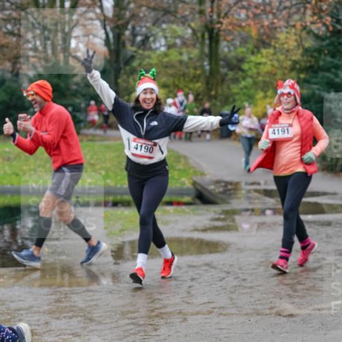 07.12.2025 - St. Pauli X-Mass-Run No. 15 Michael Burmester http://msf.ph/oto/9402967 07.12.2025 10:44:56 Laufen 4190, 4191, 1196 meine-sportfotos.de