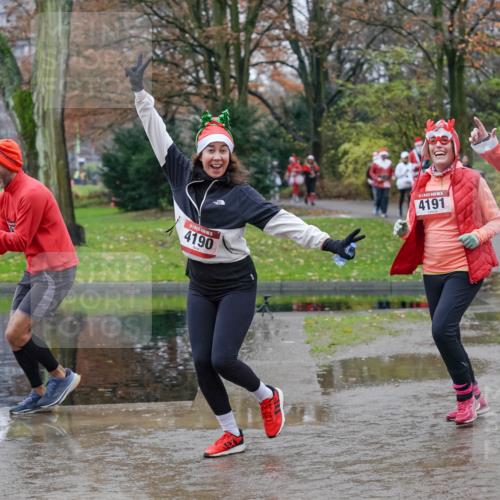 07.12.2025 - St. Pauli X-Mass-Run No. 15 Michael Burmester http://msf.ph/oto/9402968 07.12.2025 10:44:57 Laufen 4190, 240, 4191, 1196 meine-sportfotos.de