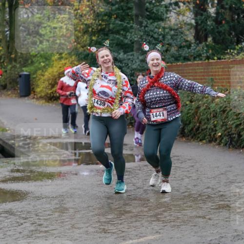 07.12.2025 - St. Pauli X-Mass-Run No. 15 Michael Burmester http://msf.ph/oto/9402998 07.12.2025 10:45:04 Laufen 1439, 1441 meine-sportfotos.de