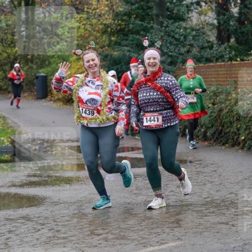 07.12.2025 - St. Pauli X-Mass-Run No. 15 Michael Burmester http://msf.ph/oto/9403001 07.12.2025 10:45:04 Laufen 1439, 1441 meine-sportfotos.de