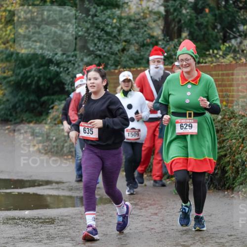 07.12.2025 - St. Pauli X-Mass-Run No. 15 Michael Burmester http://msf.ph/oto/9403010 07.12.2025 10:45:07 Laufen 635, 1509, 15, 629 meine-sportfotos.de