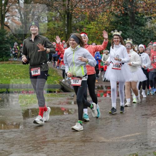 07.12.2025 - St. Pauli X-Mass-Run No. 15 Michael Burmester http://msf.ph/oto/9403089 07.12.2025 10:45:25 Laufen 190, 182, 1565, 458, 1, 1298, 1619 meine-sportfotos.de