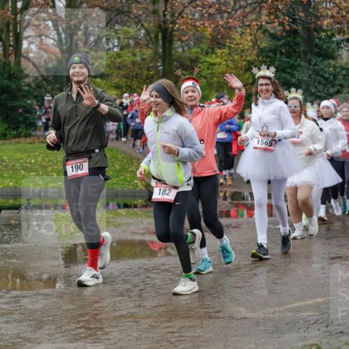 07.12.2025 - St. Pauli X-Mass-Run No. 15 Michael Burmester http://msf.ph/oto/9403090 07.12.2025 10:45:26 Laufen 190, 182, 1565, 1619, 1295 meine-sportfotos.de