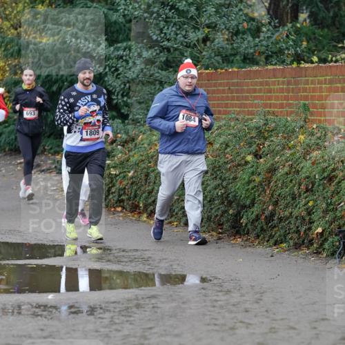07.12.2025 - St. Pauli X-Mass-Run No. 15 Michael Burmester http://msf.ph/oto/9403228 07.12.2025 10:45:56 Laufen 1420, 1776, 693, 1809, 1084 meine-sportfotos.de