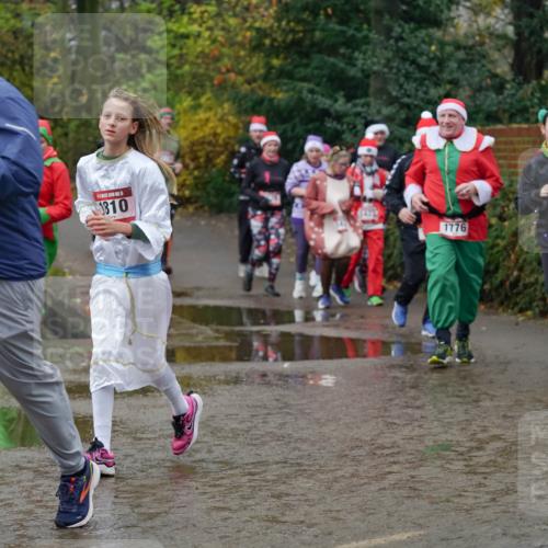 07.12.2025 - St. Pauli X-Mass-Run No. 15 Michael Burmester http://msf.ph/oto/9403245 07.12.2025 10:46:02 Laufen 10049, 15, 1810, 1776, 693 meine-sportfotos.de